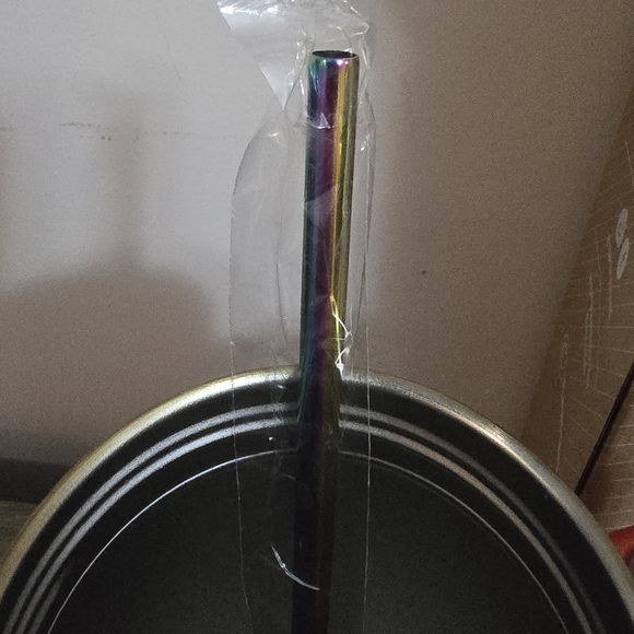 Stanley Tumbler With Honeycomb Design, Lid and Iridescent Metal Straw - Picture 5 of 5